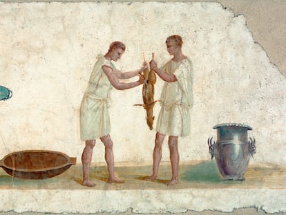 Fragmento de un fresco romano del siglo II, conservado en el museo Getty de California, que muestra a dos esclavos destripando un animal.