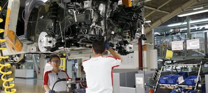 Trabajadores en la f&aacute;brica de Seat en Martorell (Barcelona)