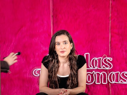 Victoria Martín, fotografiada en el estudio donde realiza el 'videopodcast' 'Malas personas', con el que obtuvo un Premio Ondas.