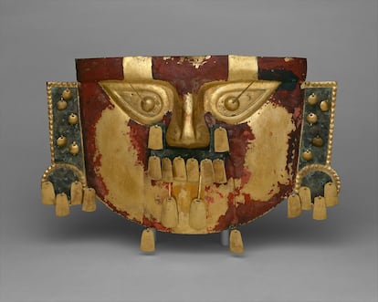 A funeral mask of the Lambayeque culture, prepared between the years 900-1100 AD