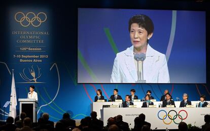 La Princesa Takamado habla durante la presentación de la candidatura de Tokio. A renglón seguido, el primer ministro japonés, Shinzo Abe, ha garantizado a los miembros del COI que las fugas de agua radiactiva en la central nuclear de Fukushima “no han tenido nunca ni tendrán un impacto sobre Tokio”.