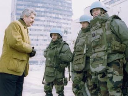 Pasqual Maragall visita Sarajevo en enero de 1994.