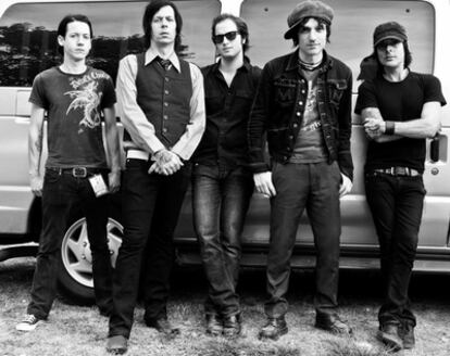 Jesse Malin y su grupo The Mark Social Scene.