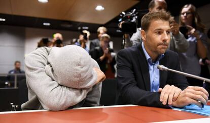 Uno de los presuntos cómplices del atacante de Turku durante el juicio de este martes.