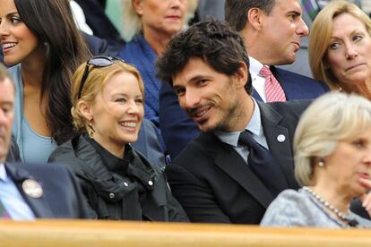 La ruptura de Kylie Minogue y Andrés Velencoso tampoco tomó por sorpresa a mucha gente. En octubre, sus portavoces hicieron pública la noticia, pero los rumores sobre el final de la relación de cinco años de la pareja llevaba semanas en la prensa del corazón. Una vez recuperada su soltería, el modelo español ha contado que quiere dedicarse al cine, donde ya ha debutado, aunque le gustaría hacerlo de forma más constante.