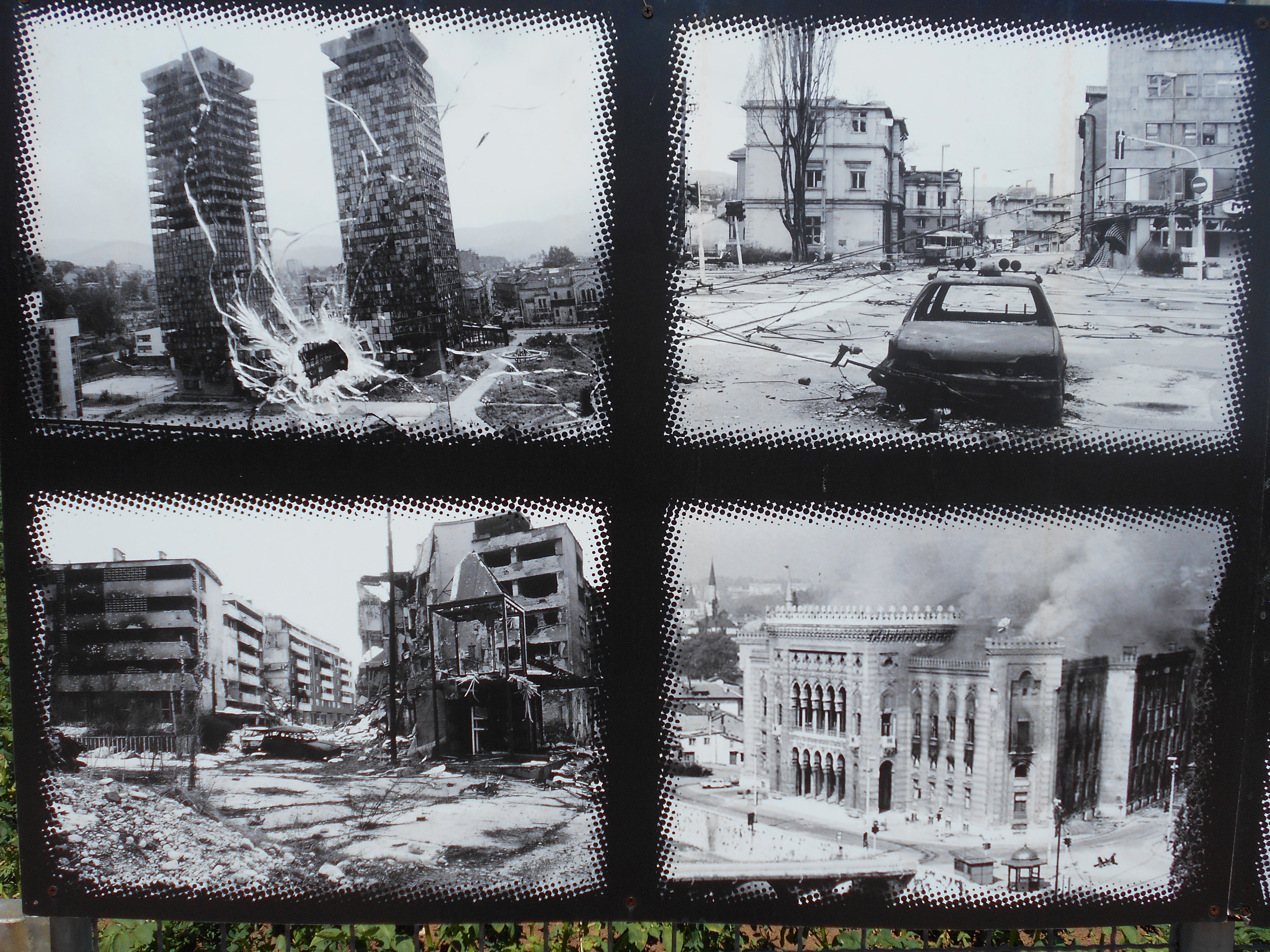 Una parte del panel que se expone en Museo del Túnel de Sarajevo con imágenes de la ciudad olímpica durante el asedio de (1992-1995).