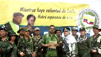 Ivan Marquez junto a miembros de las FARC.