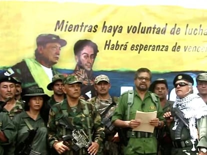 Ivan Marquez junto a miembros de las FARC.