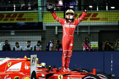 Sebastian Vettel, tras lograr la 'pole' en Singapur.