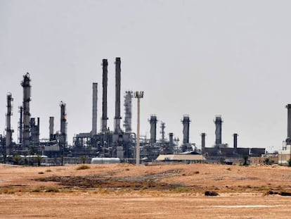 Uma plataforma petrolífera de Aramco, neste domingo cerca de Riad.