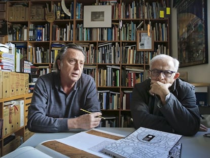 Los arquitectos Tito Llopis (izda) y Luis Perdigón, autores del libro.