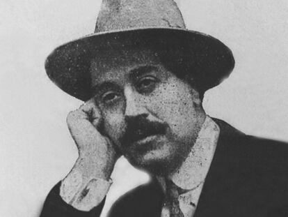 El autor sevillano Rafael Cansinos Assens (1882-1964), en los años veinte.