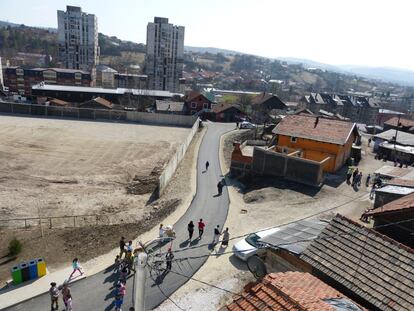 Vistas desde el inmueble construido para ocho familias en alto riesgo de exclusión social desde el barrio bosnio de Varna, en Kakanj.