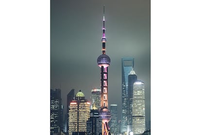 El área de Pudong, con la torre de televisión Oriental Pearl, símbolo de la zona financiera de la ciudad.