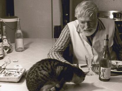 Ernest Hemingway, protagonista del ensayo &#039;The trip to Echo Spring&#039;.