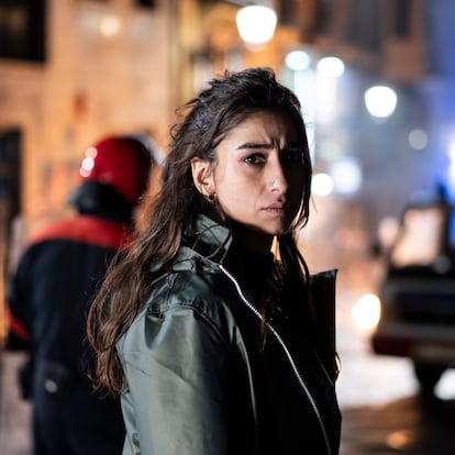 Carolina Yuste, en 'La infiltrada', en una secuencia en el puerto de Donostia.