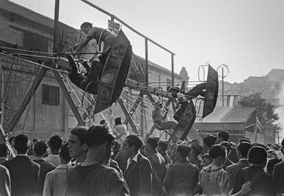 Feria de Cuatro Caminos en agosto de 1940. Fotografía incluida en 'Madrid 1945'.