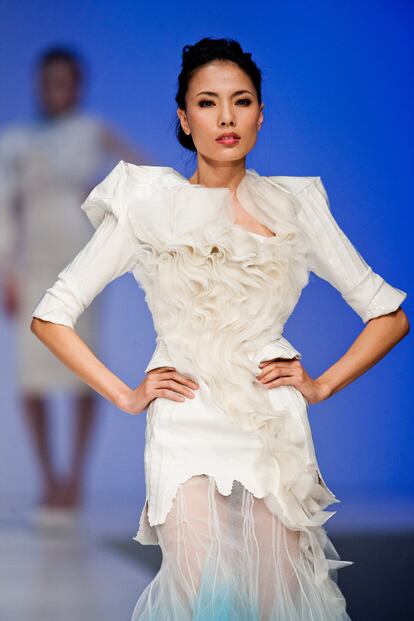 No es en vano si a la mayoría de actrices chinas les vuelven locas los diseños de Alta Costura: aquí, creación de Tran Nguyen Huy.