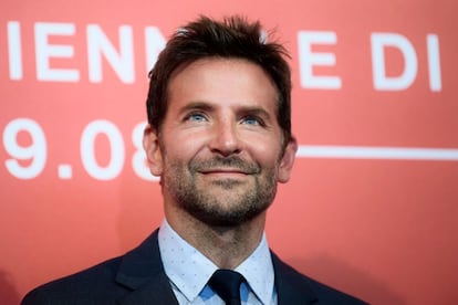 El director y actor Bradley Cooper asiste a un photocall de la película "A Star is Born".