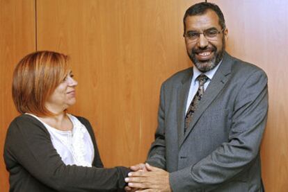 Elena Valenciano y Bucharaya Beyún, representante del Frente Polisario.