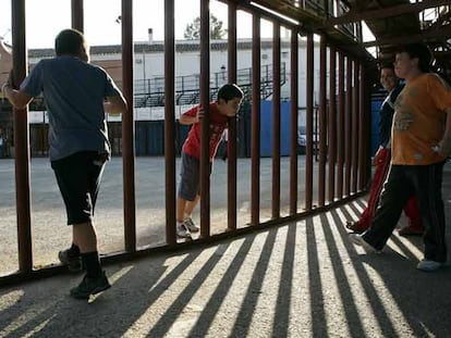 Valla en la plaza de toros de Campo Real donde un hombre fue corneado por un toro.