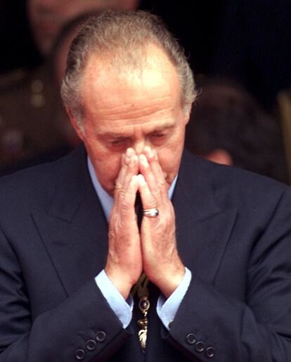 El rey Juan Carlos, durante el homenaje que le rindió el Congreso de los Diputados el 22 de noviembre del 2000 con motivo del 25º aniversario de su proclamación. Es tal vez su momento de mayor prestigio personal, con reconocimientos tanto dentro como fuera de España.