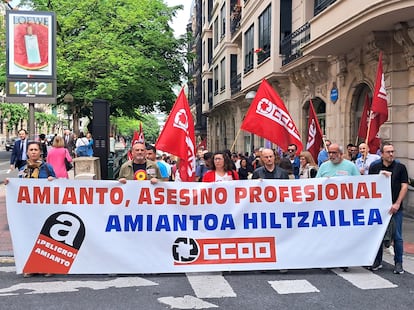 Manifestación de CCOO en Bilbao en defensa de los afectados por amianto