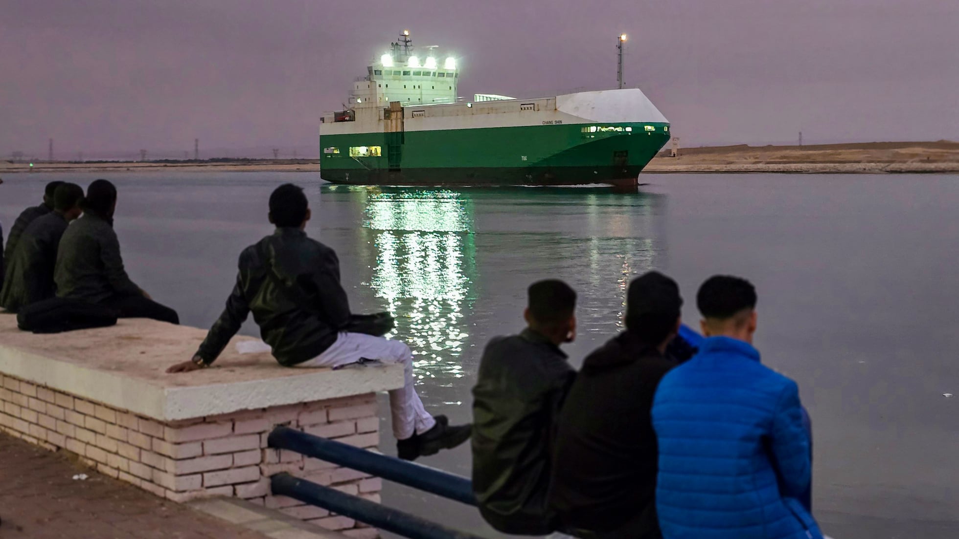 Los hutíes 'secan' el canal de Suez y desvelan a Egipto | Negocios | EL PAÍS