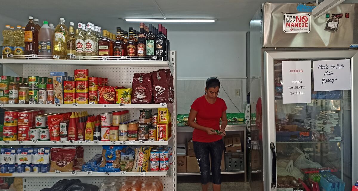 Robando Pollos Cuba detiene a 30 personas por robar más de 100 toneladas de pollo | EL ...