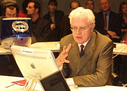 Lionel Jospin, durante la charla mantenida por Internet.