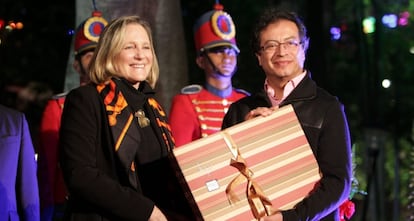 La ministra de Cultura de Perú y el alcalde de Bogotá.