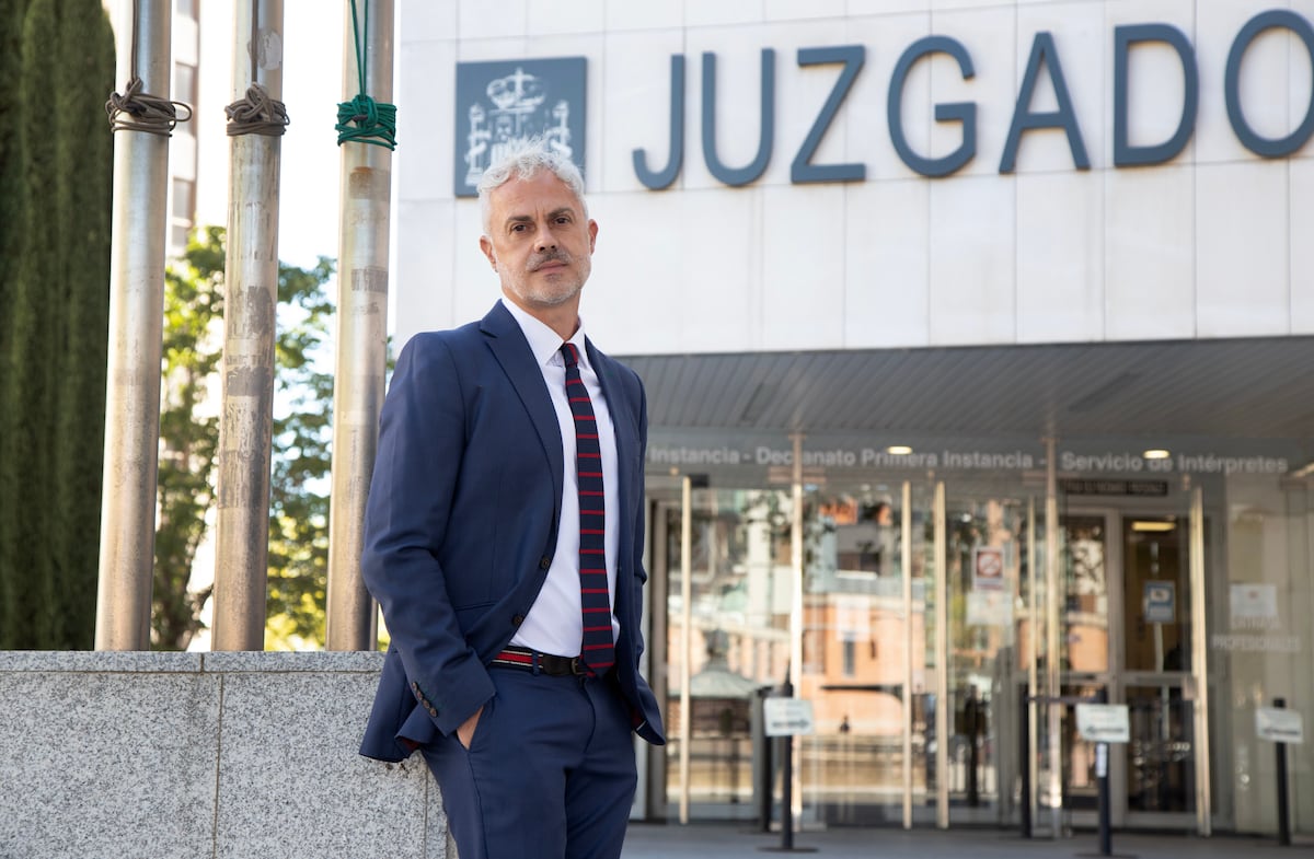 El abogado que le ganó un pulso legal a Almeida: Madrid no tendrá cantones en zonas verdes, ni ventajas para las sedes de los partidos