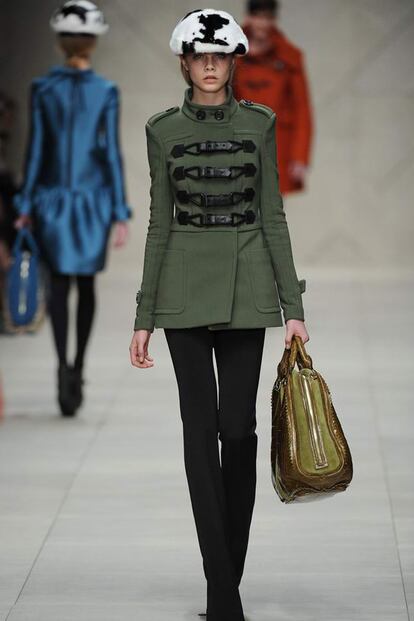 Chaqueta militar: Burberry otoño invierno 2011-2012.