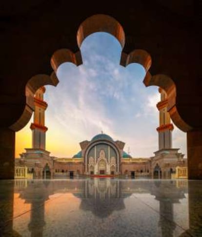 Mezquita de Wilayah Persekutuan, en Kuala Lumpur (Malasia).