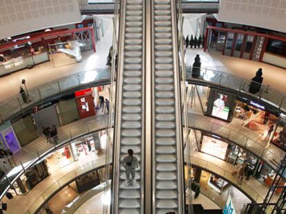 Las escaleras mecánicas son uno de los elementos espectaculares del centro.