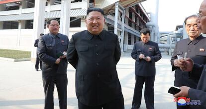 El líder norcoreano Kim Jong-Un en una fotografía difundida este sábado por la agencia estatal KCNA