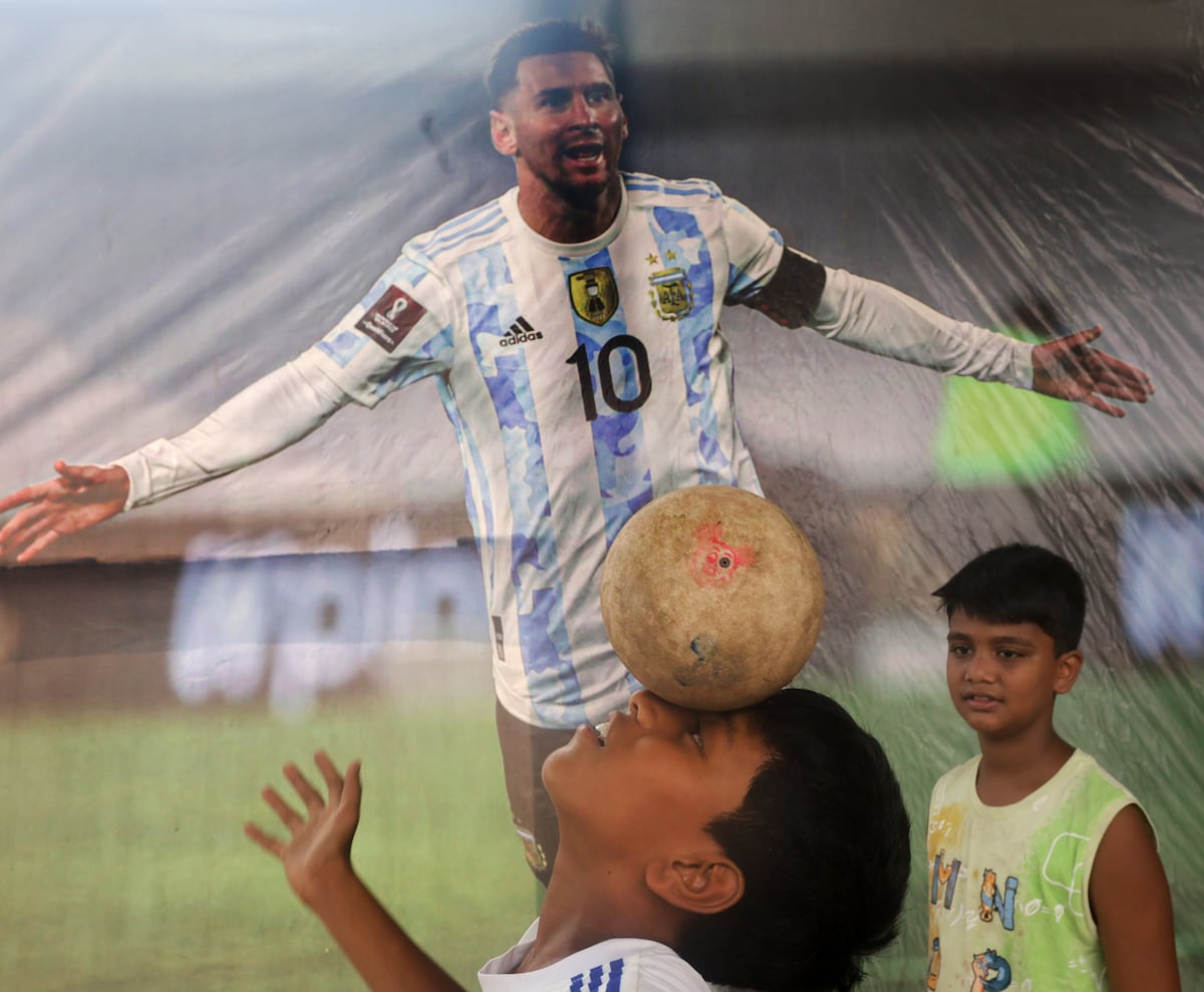 Spain’s Lamine Yamal and Nico Williams Train with Team for Mundial 2026: Latest News