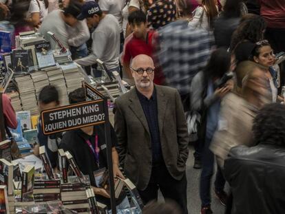 El escritor Rodrigo Fresán, en la FIL.