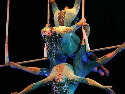 Un momento del espectáculo <i>Varekai,</i> que trae a Madrid el Cirque du Soleil.