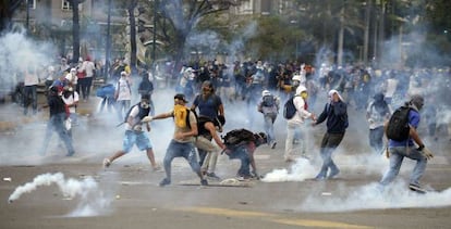 Protestas en las calles de Caracas, este lunes.