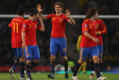 Llorente celebra el tercer tanto de la selección ante Escocia.