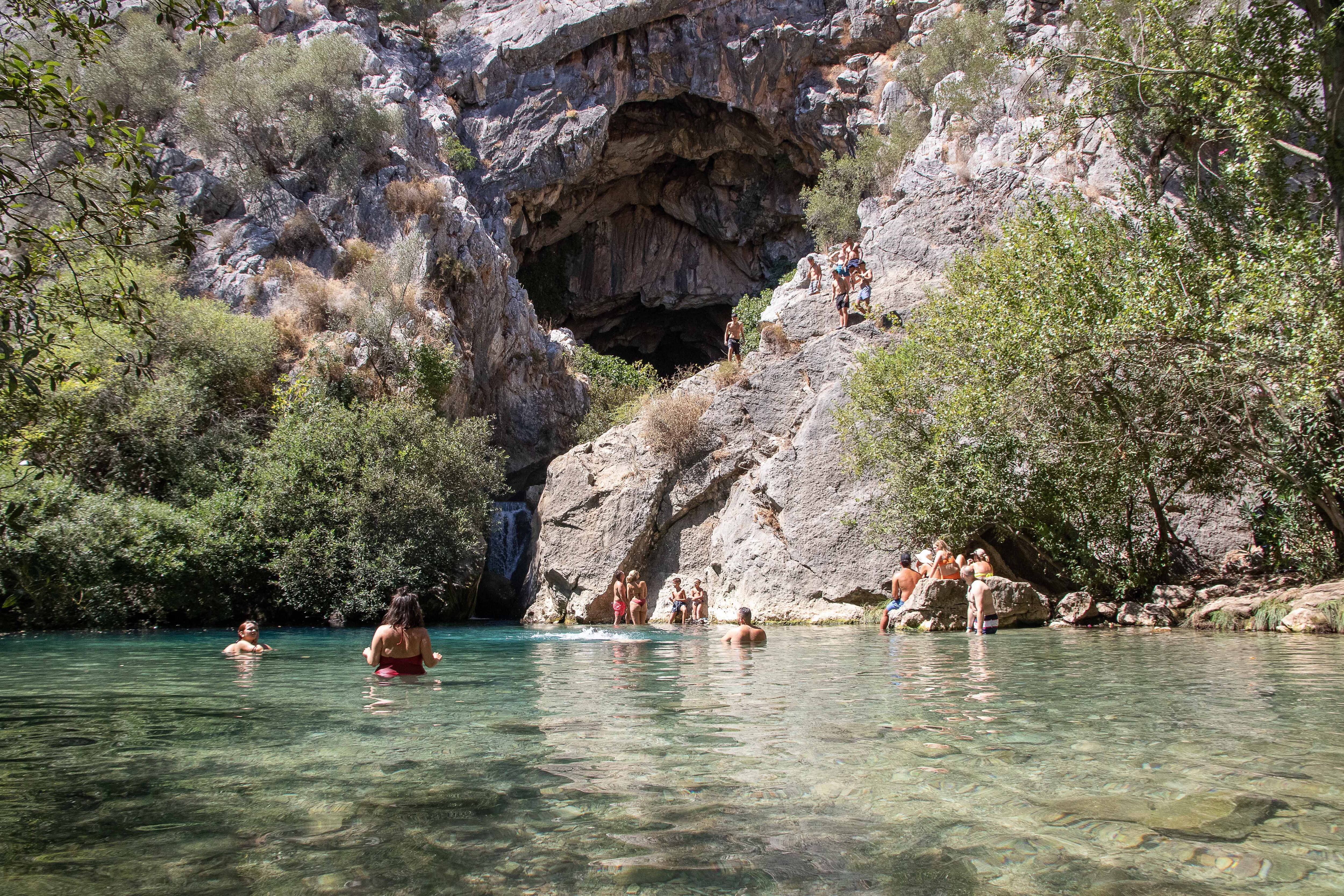 Los regalos del río Guadiaro: pozas, barranquismo, senderos y molletes