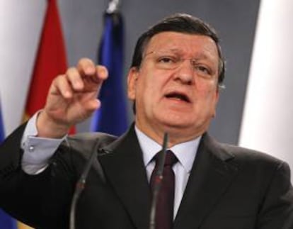 El presidente de la Comisión Europea, José Manuel Durao Barroso, durante la rueda de prensa que ha ofrecido junto al presidente del Gobierno español, Mariano Rajoy, al término de la reunión que ambos han mantenido hoy en el Palacio de la Moncloa.