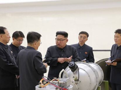 Kim Jong-un inspeciona suposta nova bomba de hidrogênio.