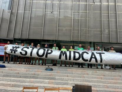 Miembros de la plataforma 'Resposta al Midcat', este jueves en Girona.