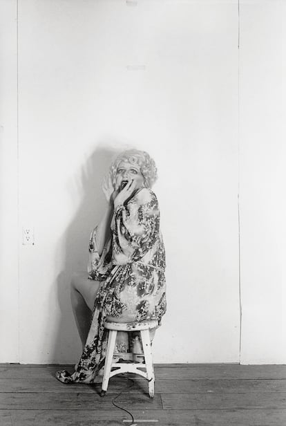 Cindy Sherman. Untitled (the actress at the murder scene). 1976/2000.