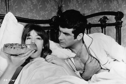 Françoise Hardy y Jean-Claude Brialy en la película ‘Nutty, Naughty Chateau’ de 1963