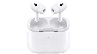 Este modelo de auriculares intrauditivos de Apple incluyen puerto USB-C en su estuche de carga.