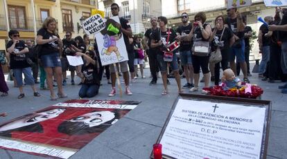 Protesta de los centros de menores por los impagos del Consell.