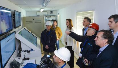 Mauricio Macri visita la Estaci&oacute;n Espacial en Punta Indio.